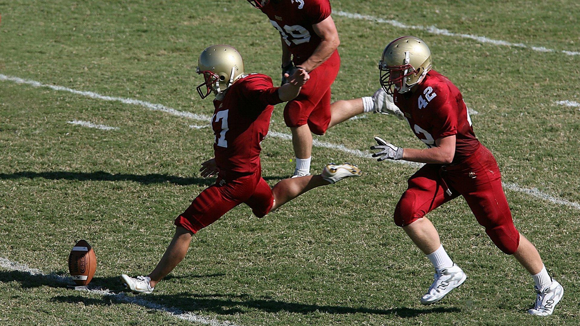 华体会体育_冯俊彦公开质问足协，广州足球调节费贡献缘何遭漠视？